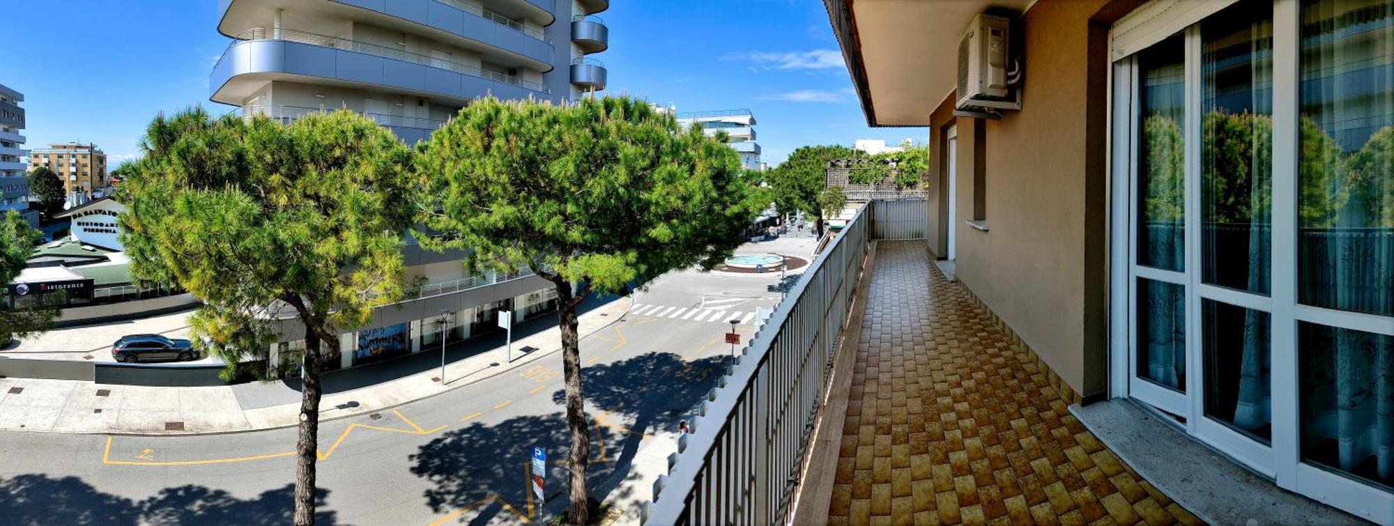 Casa Bivi - Apartments With 1 And 2 Bedrooms - Click Here For More Availabilities Lignano Sabbiadoro Zewnętrze zdjęcie