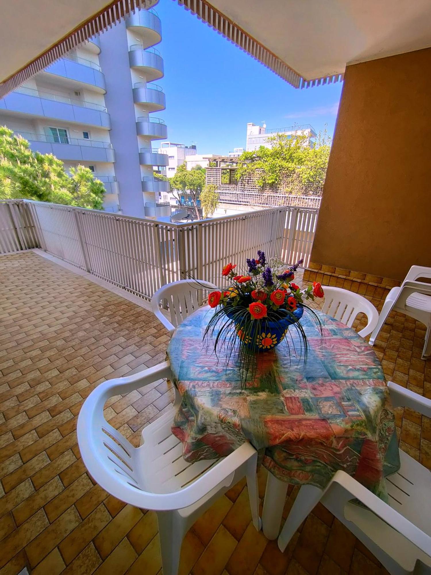 Casa Bivi - Apartments With 1 And 2 Bedrooms - Click Here For More Availabilities Lignano Sabbiadoro Zewnętrze zdjęcie