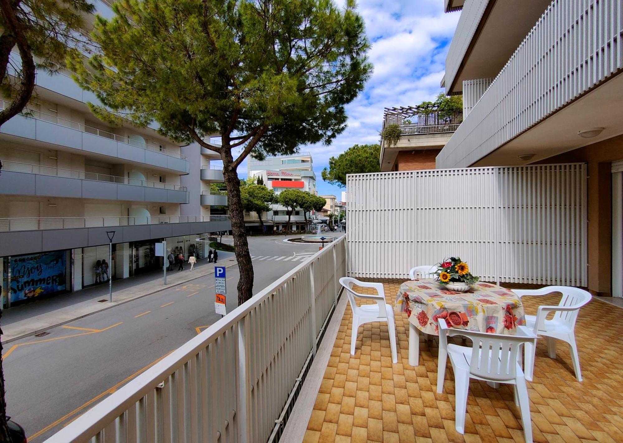 Casa Bivi - Apartments With 1 And 2 Bedrooms - Click Here For More Availabilities Lignano Sabbiadoro Zewnętrze zdjęcie